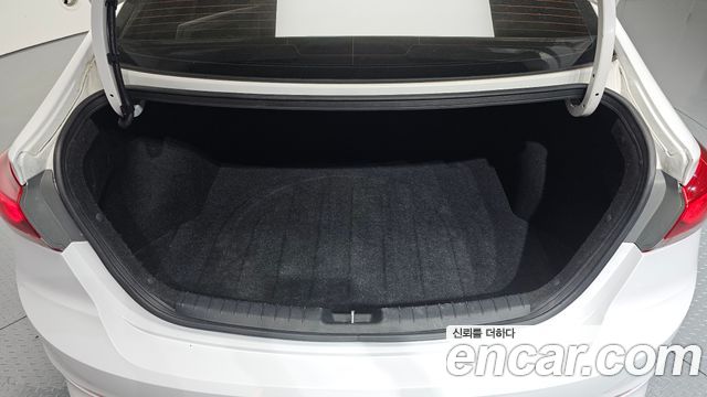 Hyundai AVANTE 2018 — photo 27