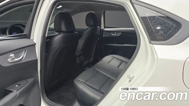 Kia K3 2023 — photo 11