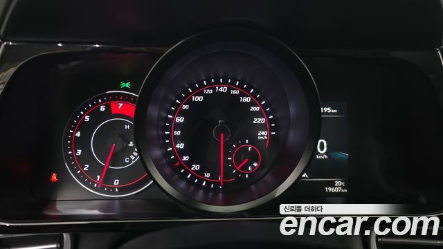 Hyundai AVANTE 2021 — photo 11
