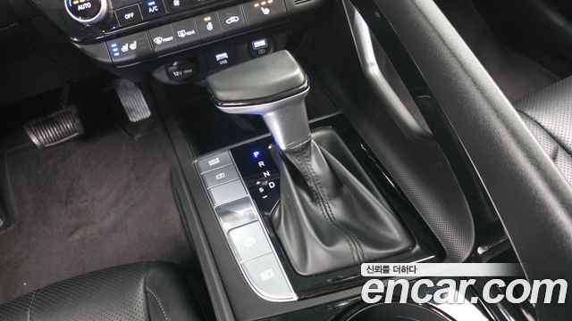 Hyundai AVANTE 2021 — photo 12