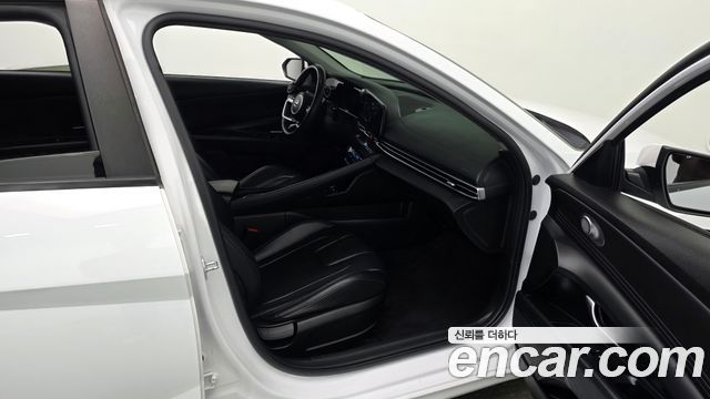 Hyundai AVANTE 2021 — photo 17