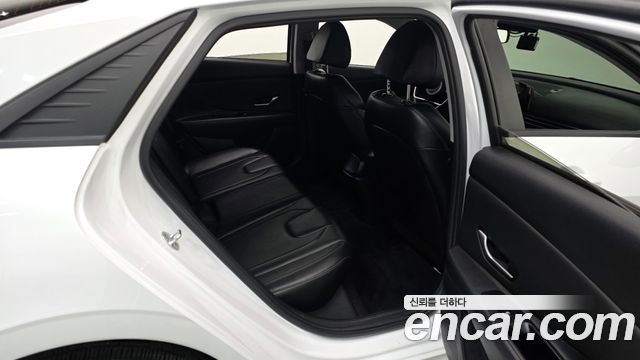 Hyundai AVANTE 2021 — photo 18
