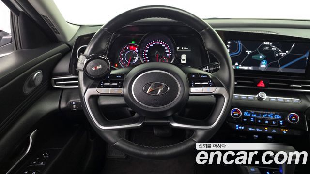 Hyundai AVANTE 2021 — photo 19