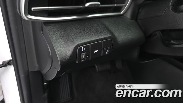 Hyundai AVANTE 2021 — photo 28
