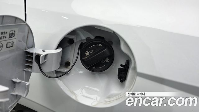 Hyundai AVANTE 2021 — photo 33