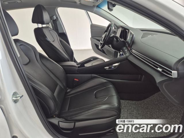 Hyundai AVANTE 2022 — photo 9