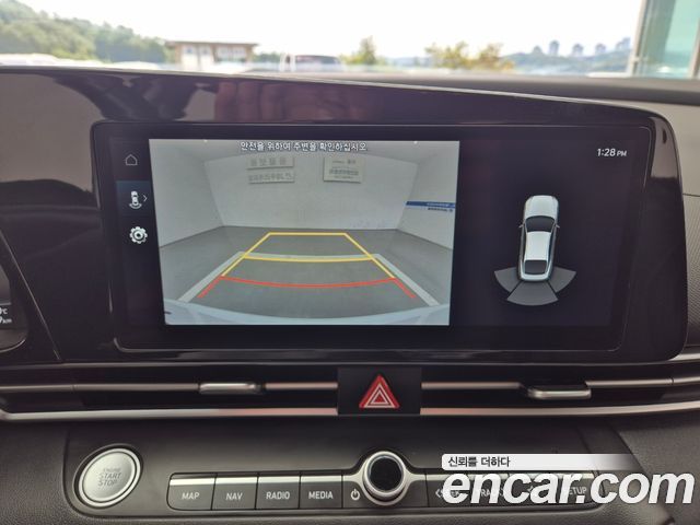 Hyundai AVANTE 2022 — photo 13
