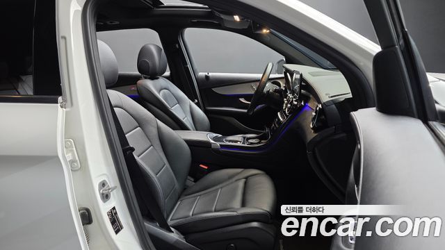 Mercedes-Benz GLC-Class 2021 — photo 16