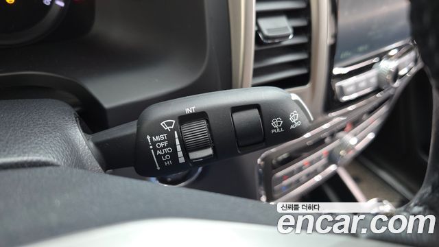 KG Mobility Rexton 2018 — photo 26