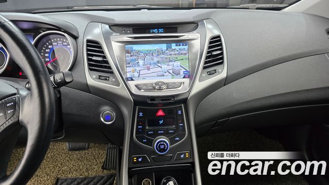 Hyundai AVANTE 2015 — photo 14