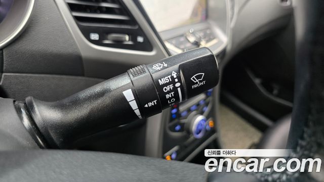 Hyundai AVANTE 2015 — photo 17