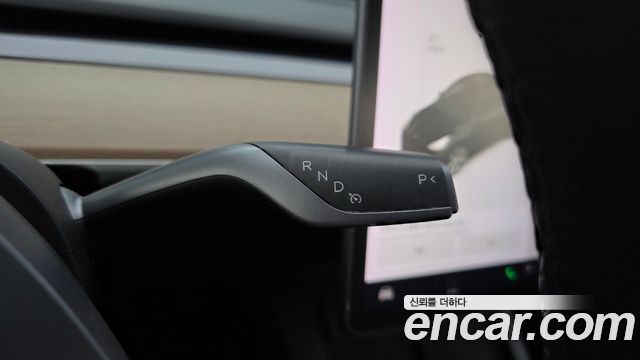 Tesla Model Y 2021 — photo 9