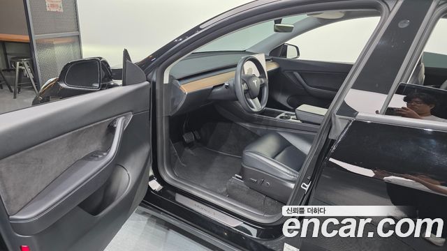 Tesla Model Y 2021 — photo 10