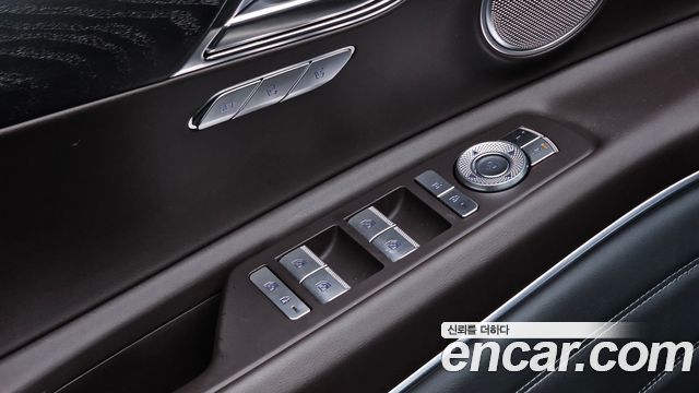 Genesis GV80 2023 — photo 27