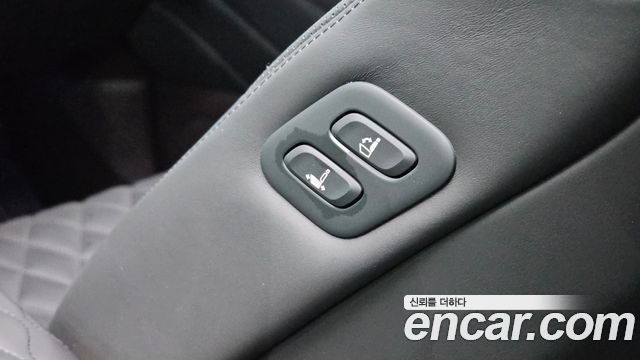 Genesis GV80 2023 — photo 28