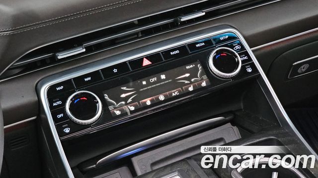Genesis GV80 2023 — photo 30