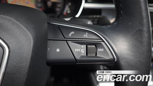 Audi Q3 2023 — photo 22