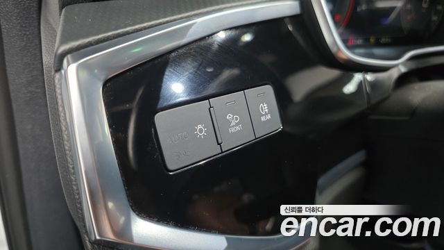 Audi Q3 2023 — photo 25