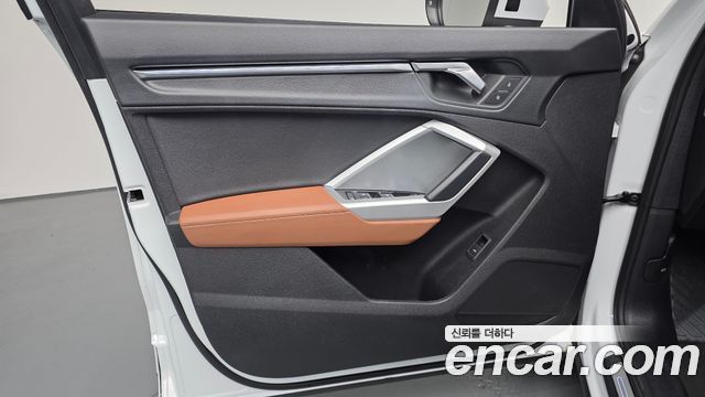 Audi Q3 2023 — photo 14