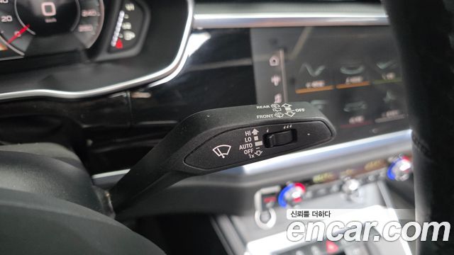 Audi Q3 2023 — photo 30
