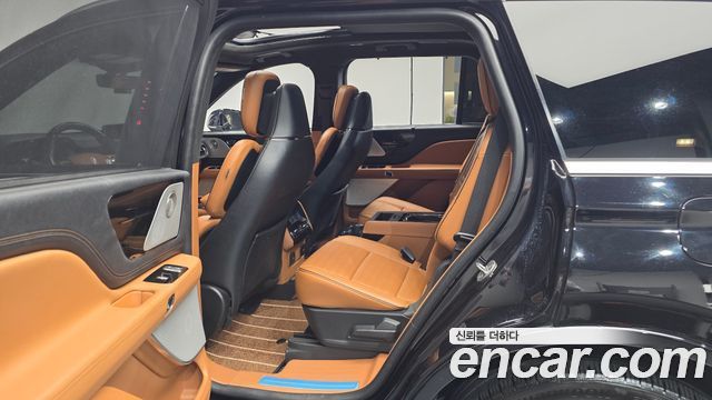 Lincoln Aviator 2022 — photo 17