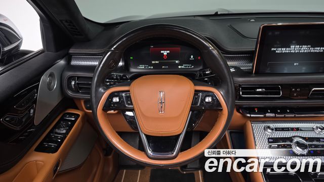Lincoln Aviator 2022 — photo 20
