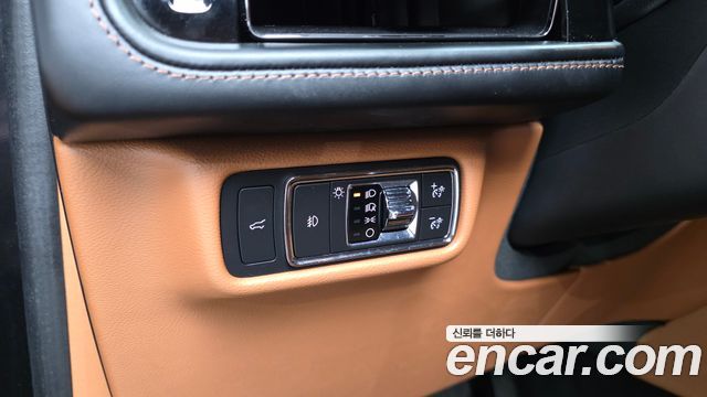 Lincoln Aviator 2022 — photo 25