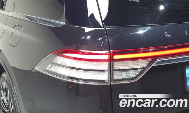 Lincoln Aviator 2022 — photo 9