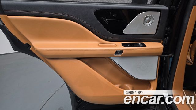 Lincoln Aviator 2022 — photo 15