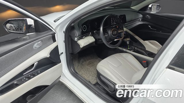 Hyundai AVANTE 2022 — photo 13