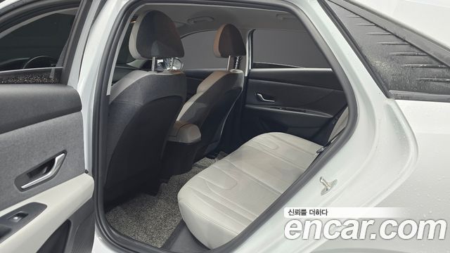 Hyundai AVANTE 2022 — photo 17