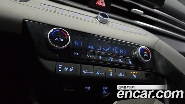 Hyundai AVANTE 2022 — photo 25