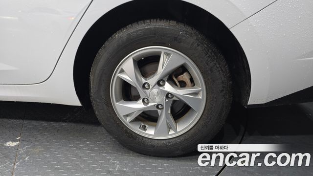 Hyundai AVANTE 2022 — photo 7