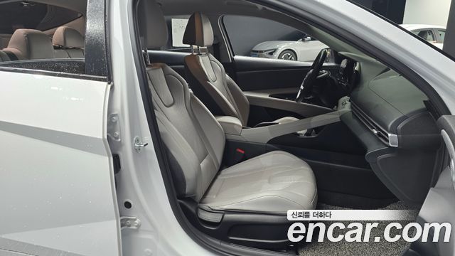 Hyundai AVANTE 2022 — photo 16