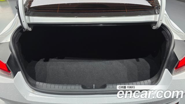 Hyundai AVANTE 2022 — photo 28