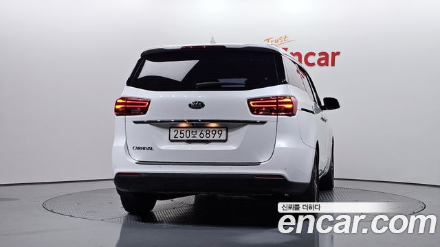 Kia Canival 2019 — photo 4