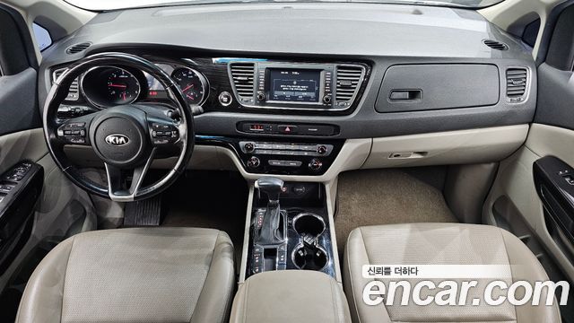 Kia Canival 2019 — photo 10