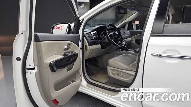 Kia Canival 2019 — photo 13