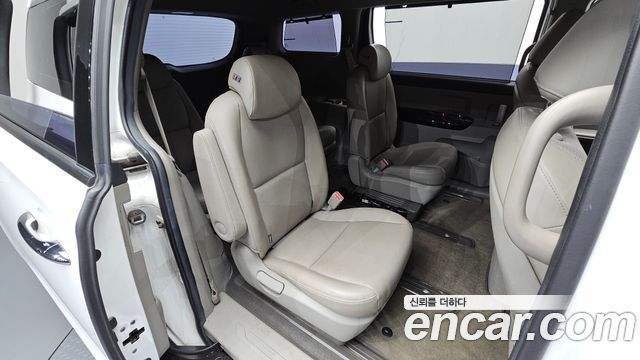 Kia Canival 2019 — photo 17