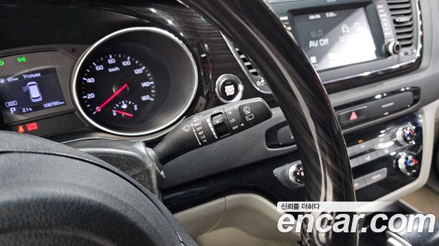 Kia Canival 2019 — photo 24