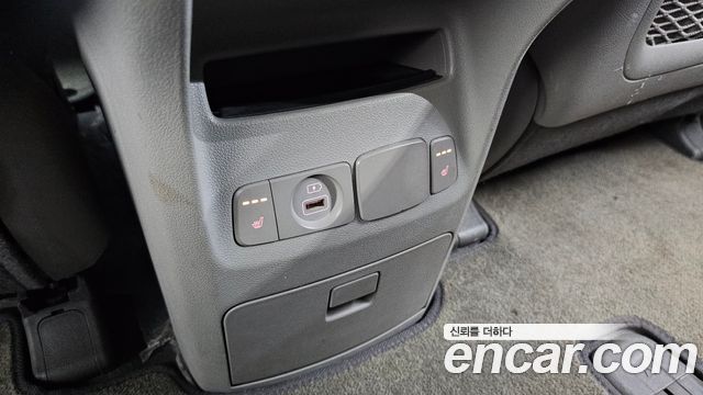 Kia Canival 2019 — photo 26
