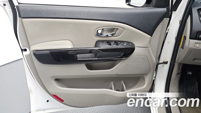 Kia Canival 2019 — photo 14