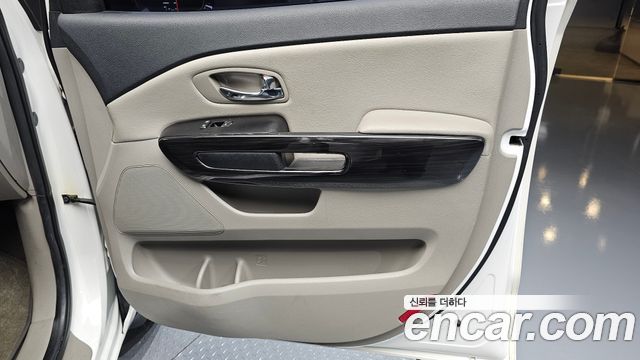 Kia Canival 2019 — photo 15