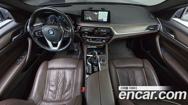 BMW 5-Series 2017 — photo 10