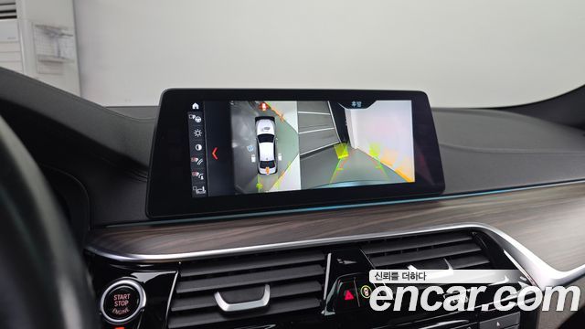 BMW 5-Series 2017 — photo 20