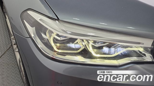 BMW 5-Series 2017 — photo 8