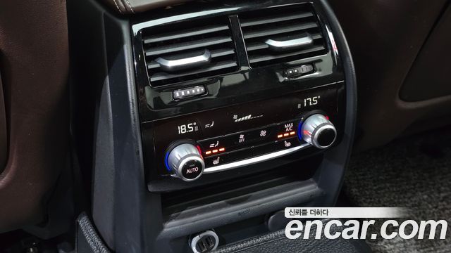 BMW 5-Series 2017 — photo 31