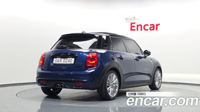 Mini Cooper 2016 — photo 2