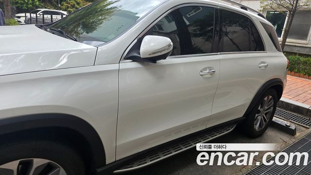 Mercedes-Benz GLE-Class 2022 — photo 5