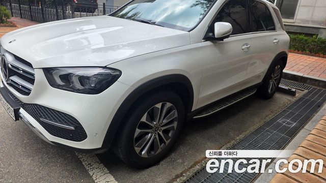 Mercedes-Benz GLE-Class 2022 — photo 6